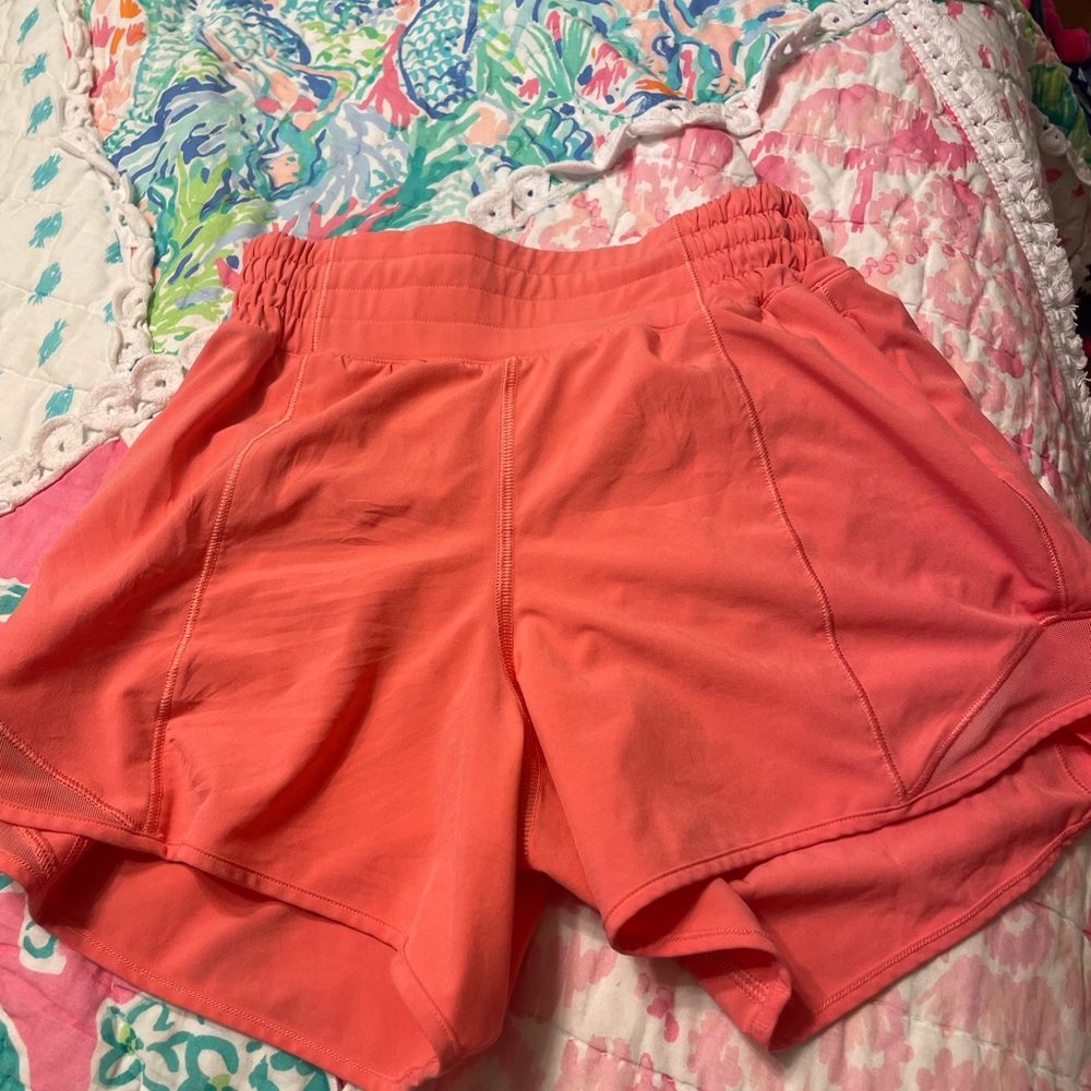 RARE Lululemon hotty hots raspberry cream 4”